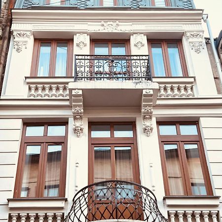Selari Chambre Boekarest Buitenkant foto