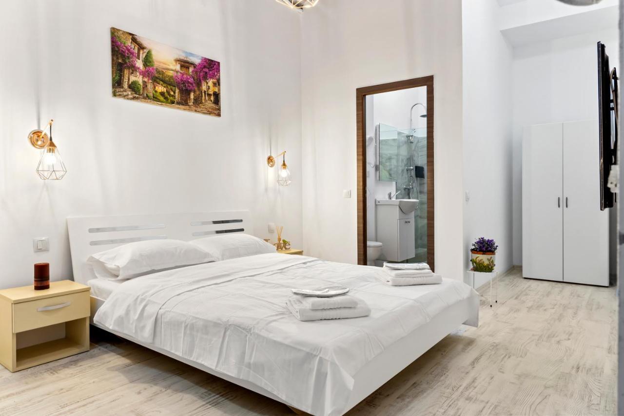 Selari Chambre Boekarest Buitenkant foto