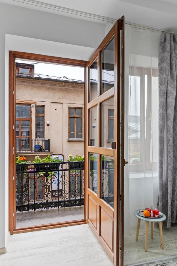 Selari Chambre Boekarest Buitenkant foto