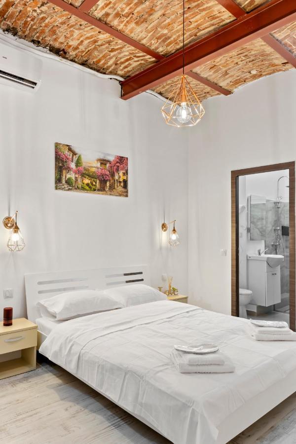 Selari Chambre Boekarest Buitenkant foto
