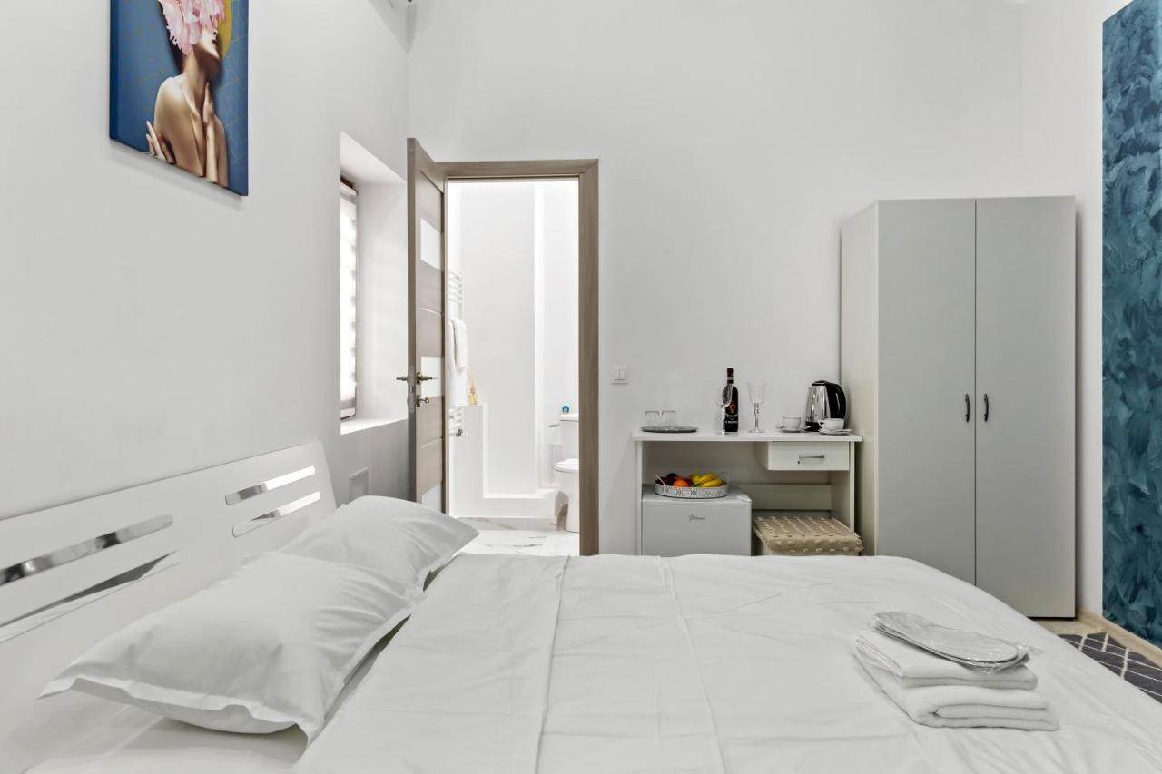 Selari Chambre Boekarest Buitenkant foto