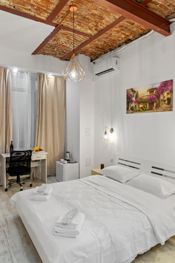 Selari Chambre Boekarest Buitenkant foto