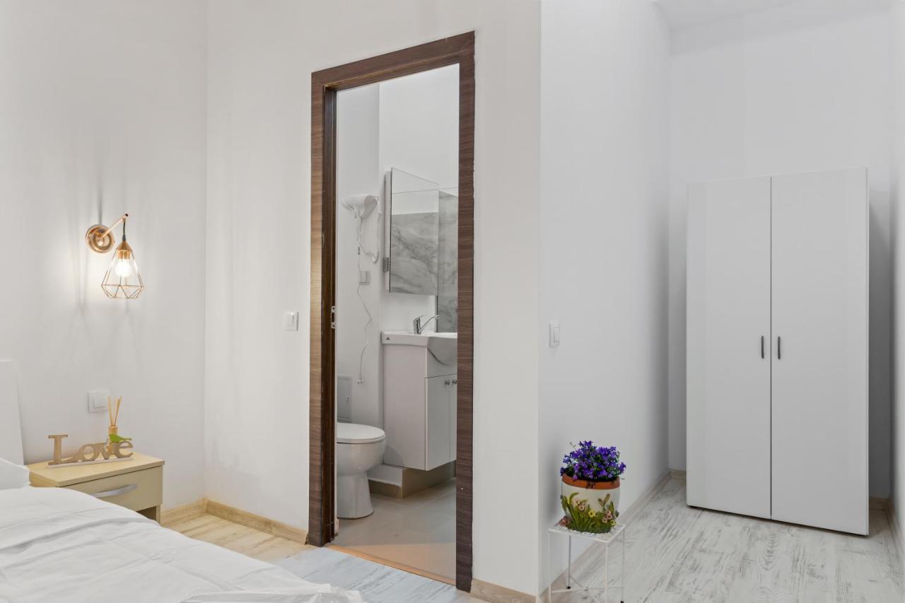 Selari Chambre Boekarest Buitenkant foto