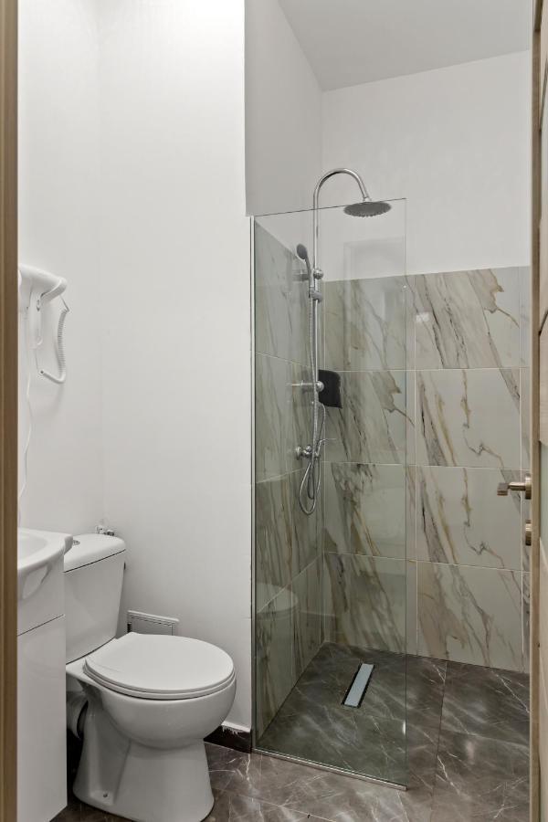 Selari Chambre Boekarest Buitenkant foto