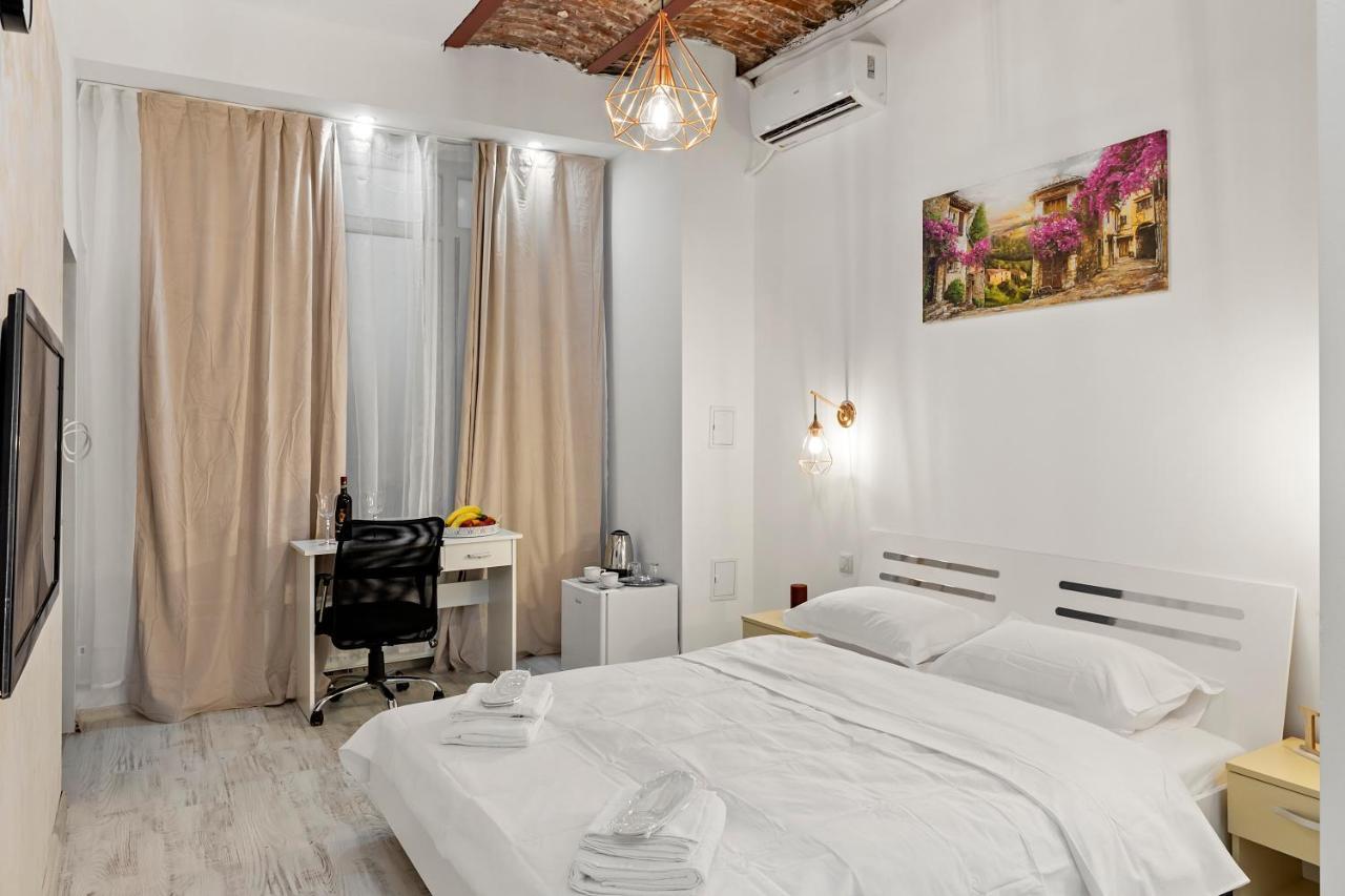 Selari Chambre Boekarest Buitenkant foto