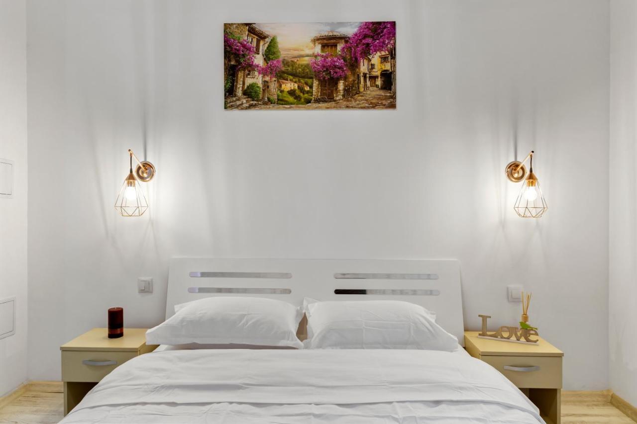 Selari Chambre Boekarest Buitenkant foto
